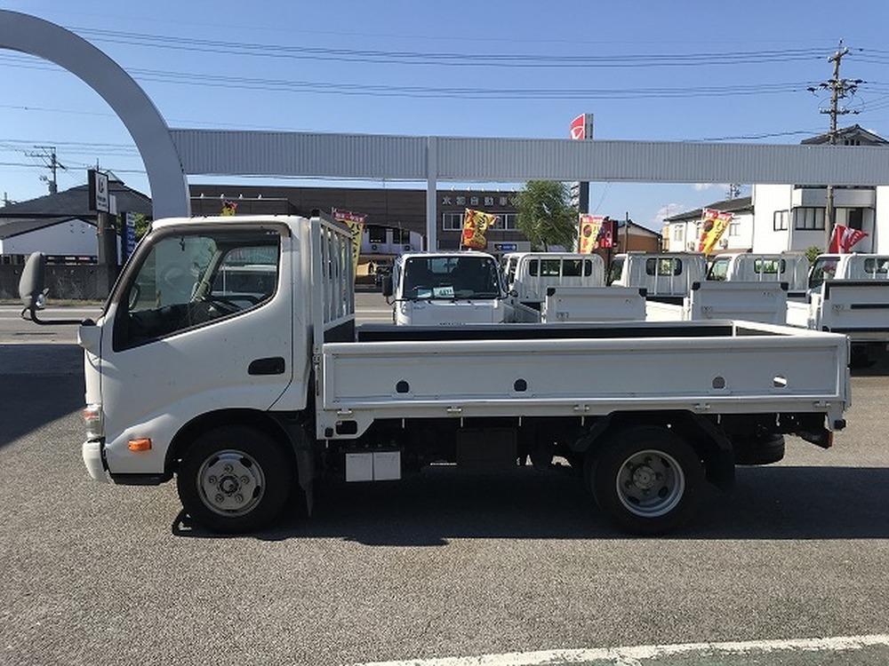 日野　デュトロ