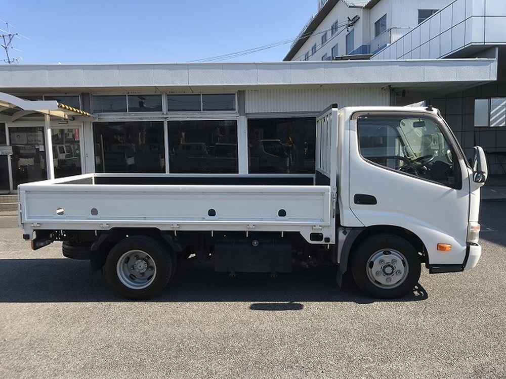 日野　デュトロ