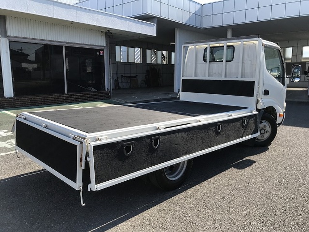 日野　デュトロ