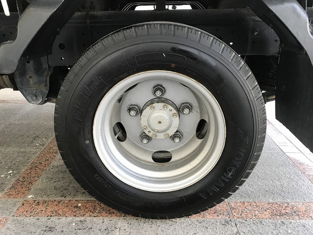 日野　デュトロ