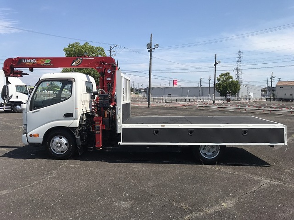 日野　デュトロ