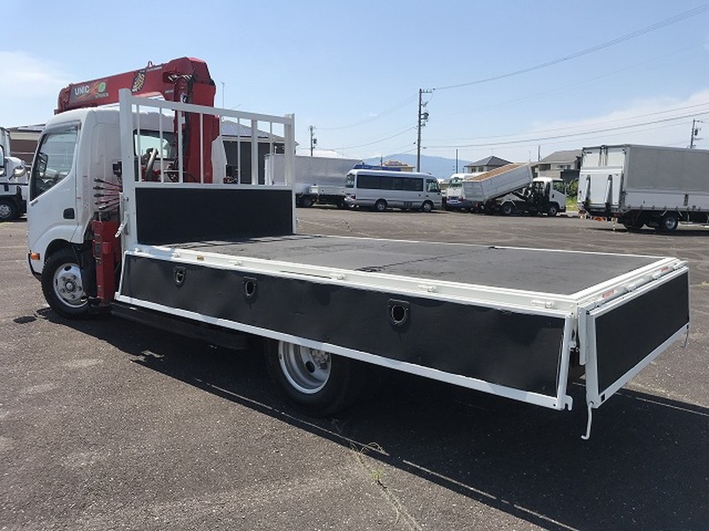 日野　デュトロ