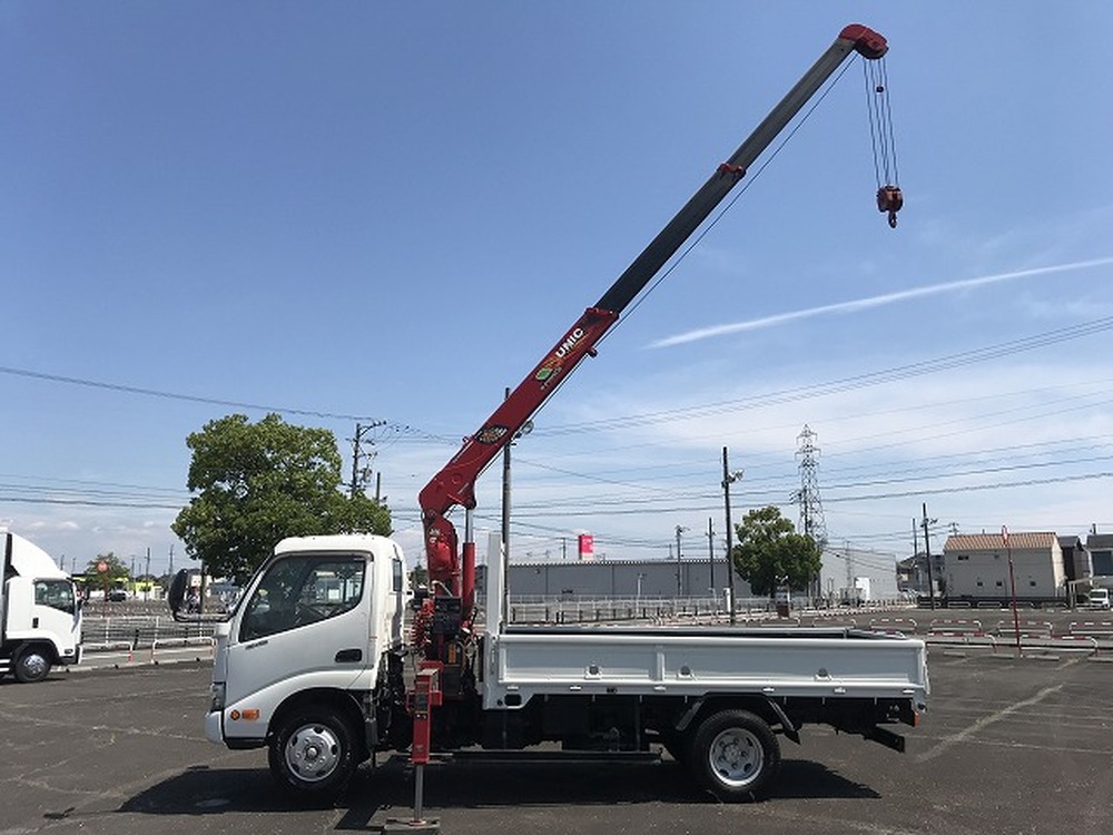 日野　デュトロ