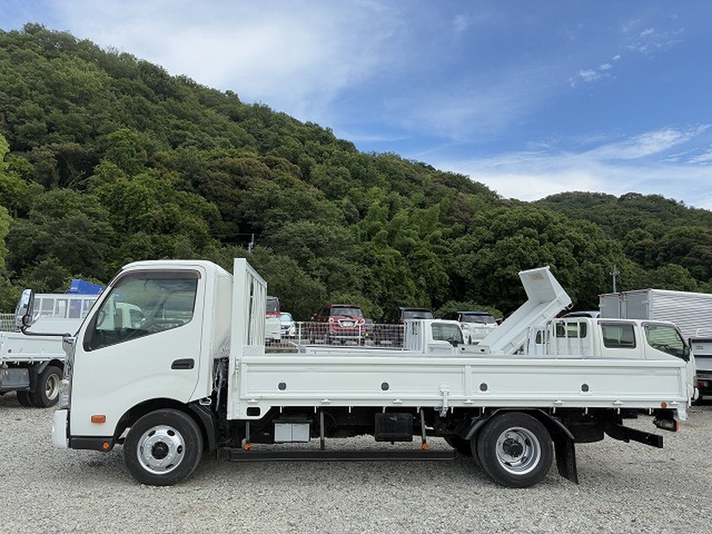 日野　デュトロ