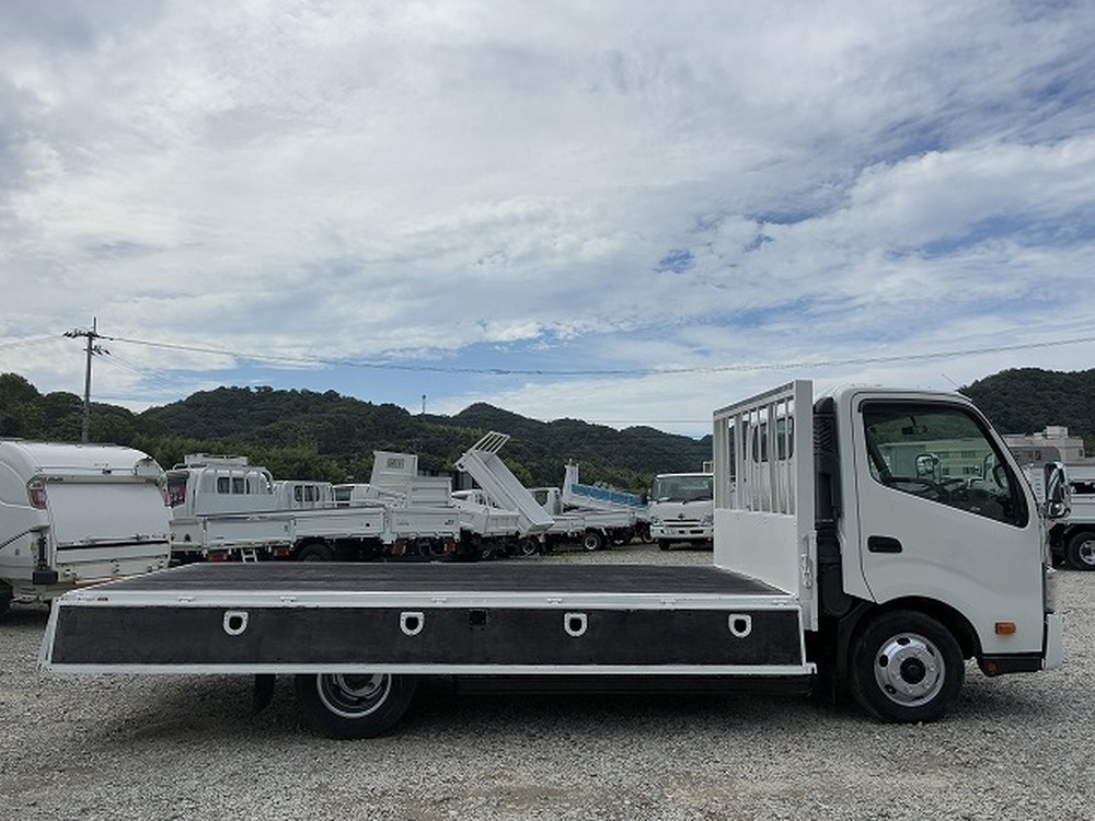 日野　デュトロ