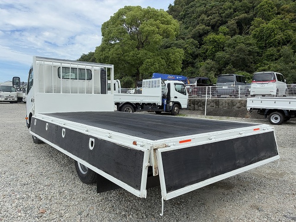 日野　デュトロ
