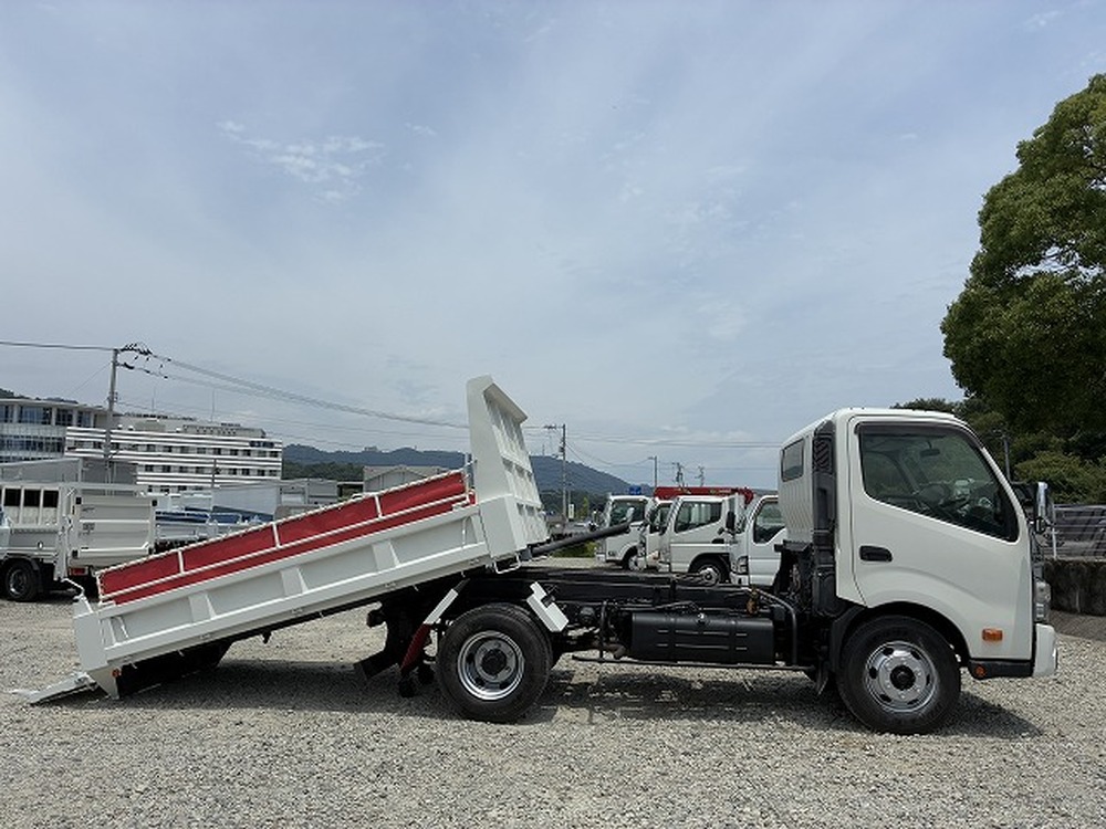 日野　デュトロ