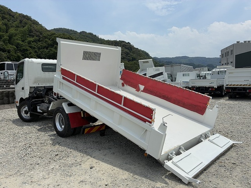 日野　デュトロ