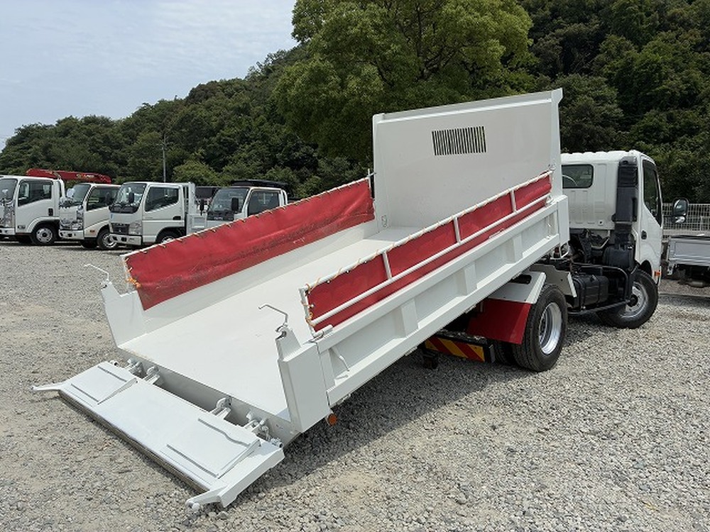 日野　デュトロ