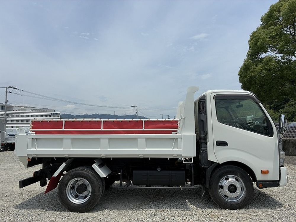 日野　デュトロ