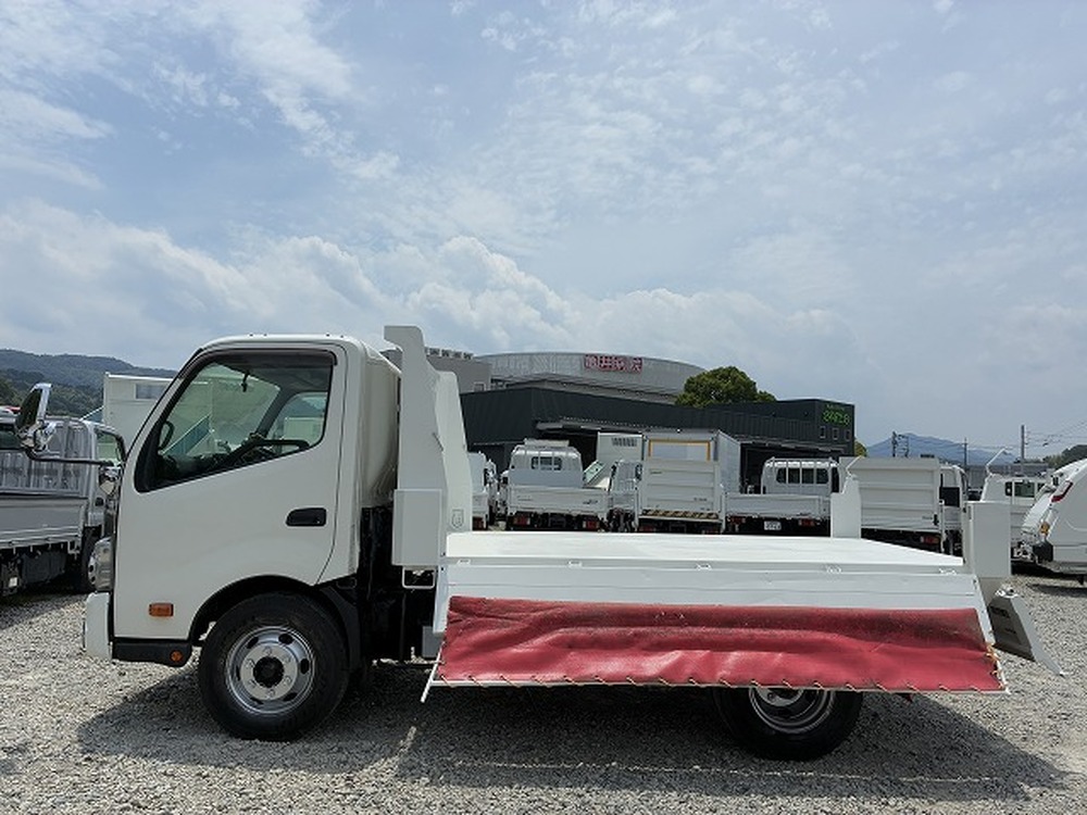 日野　デュトロ