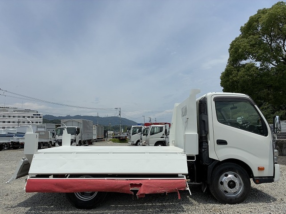 日野　デュトロ