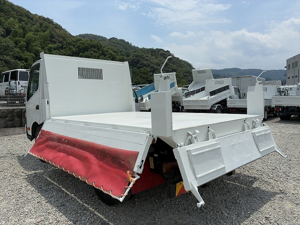 日野　デュトロ