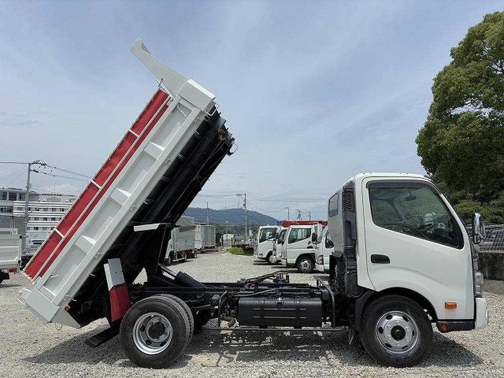 日野　デュトロ
