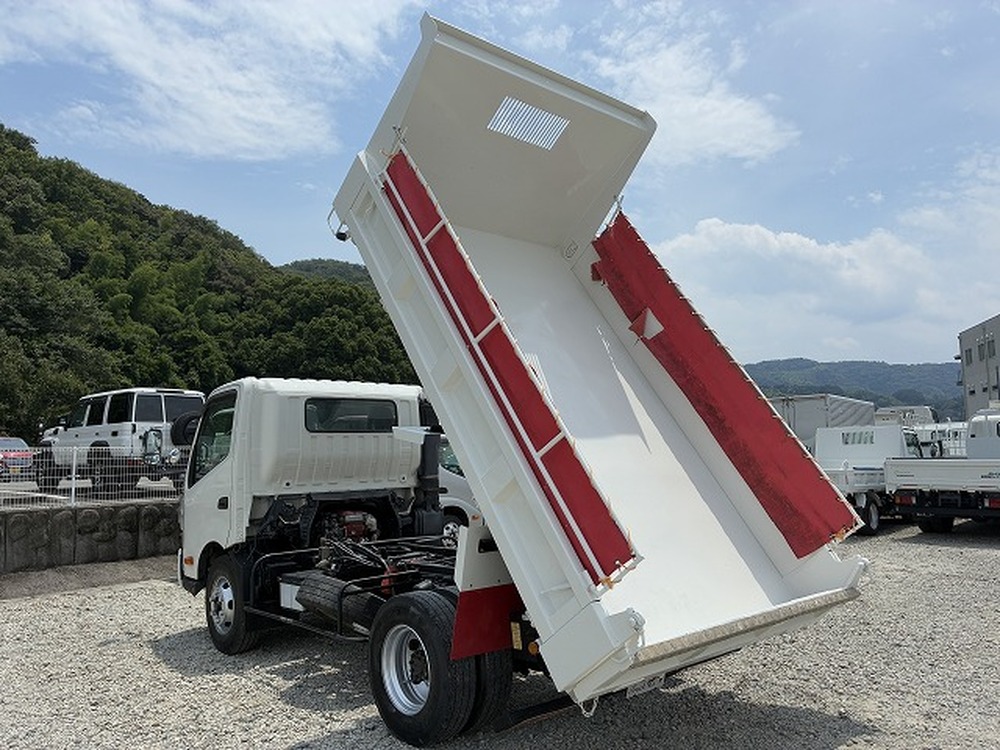 日野　デュトロ