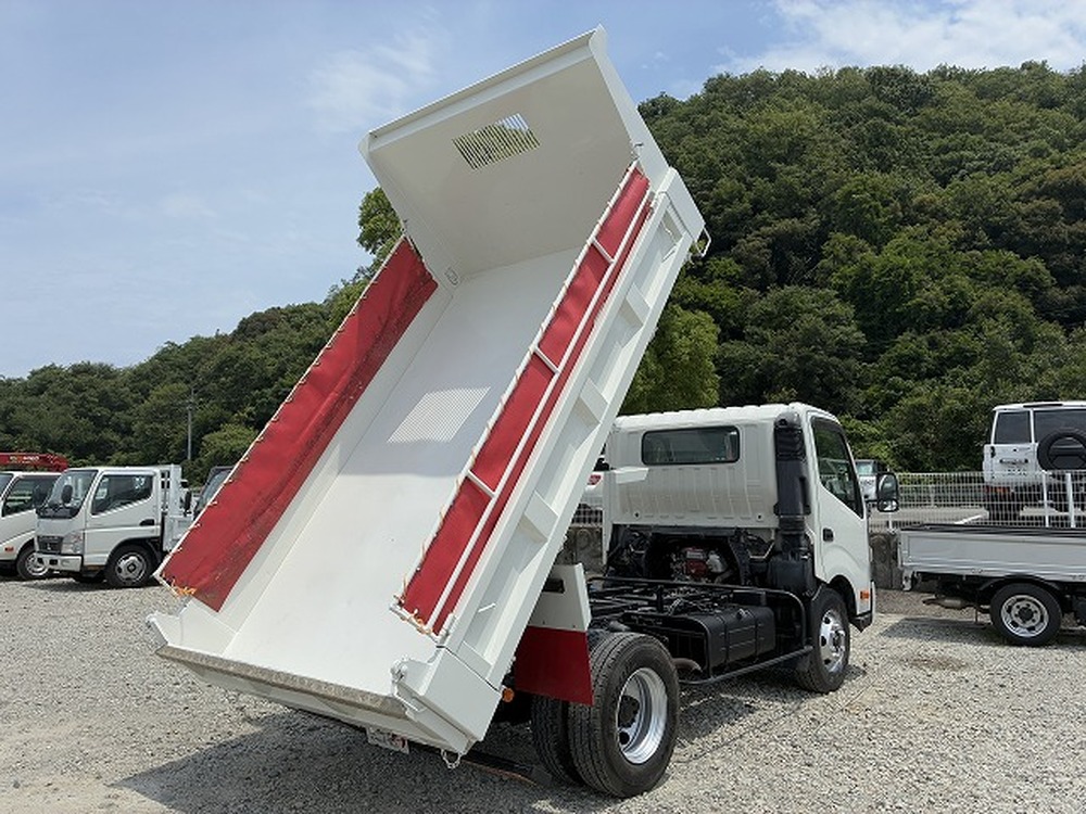 日野　デュトロ