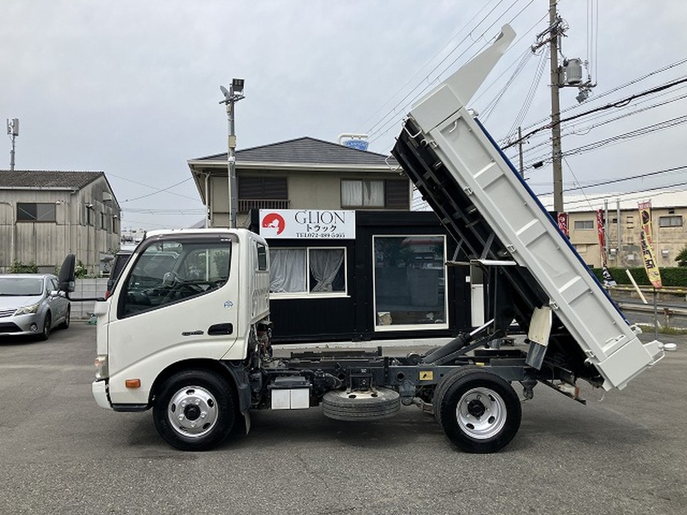 日野　デュトロ