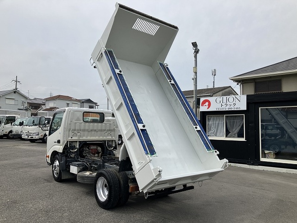 日野　デュトロ
