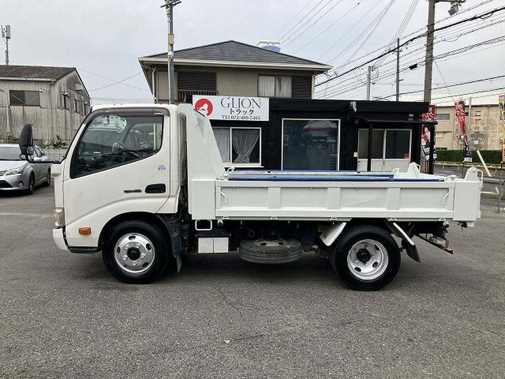 日野　デュトロ