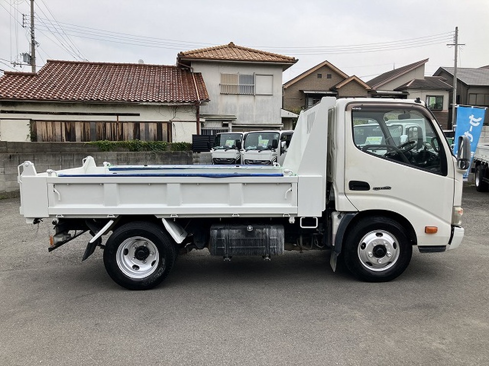 日野　デュトロ