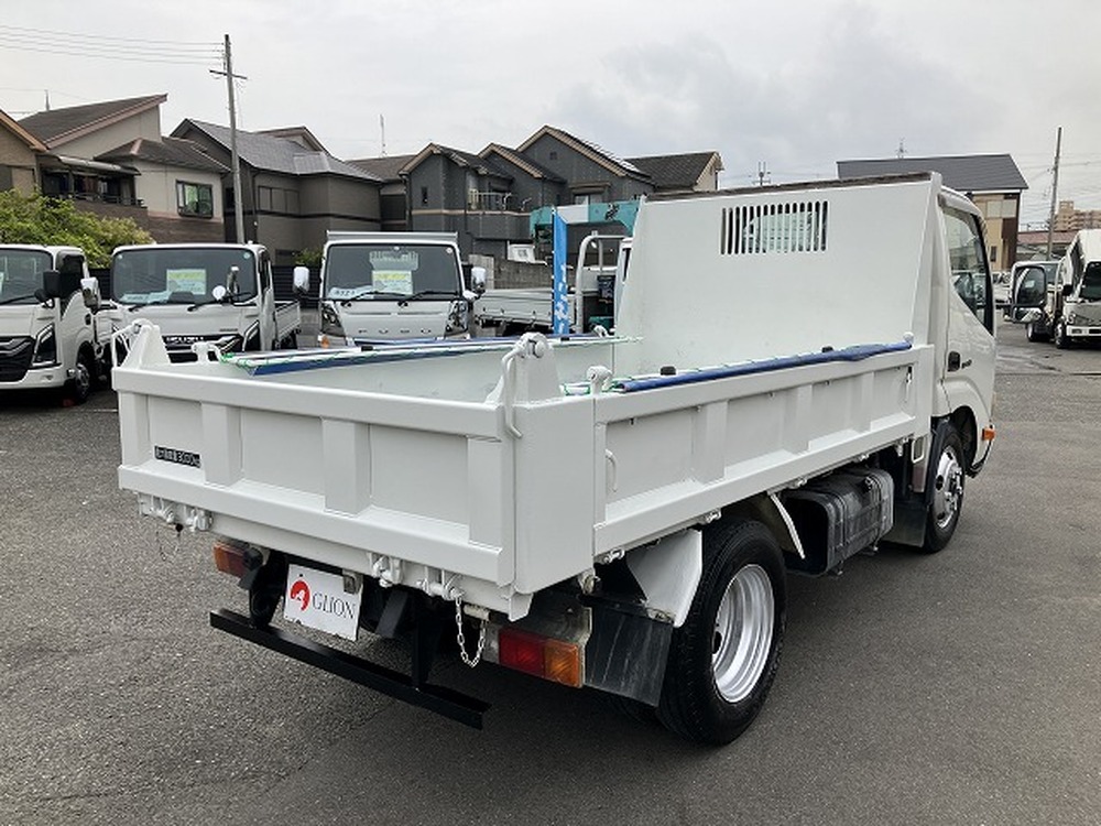 日野　デュトロ