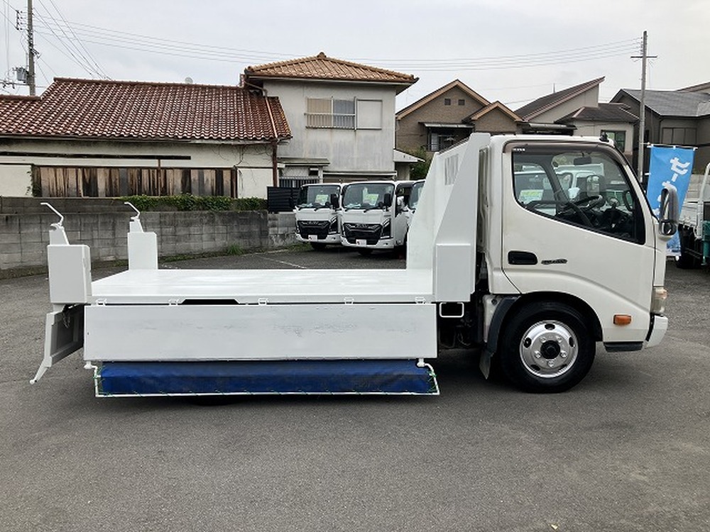 日野　デュトロ