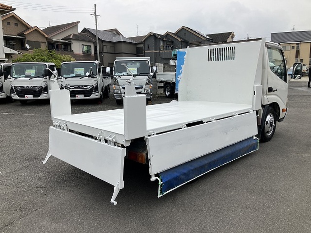 日野　デュトロ
