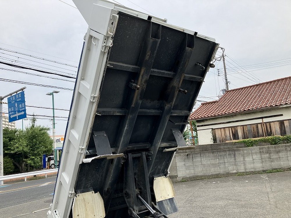 日野　デュトロ