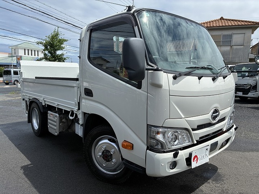 日野　デュトロ