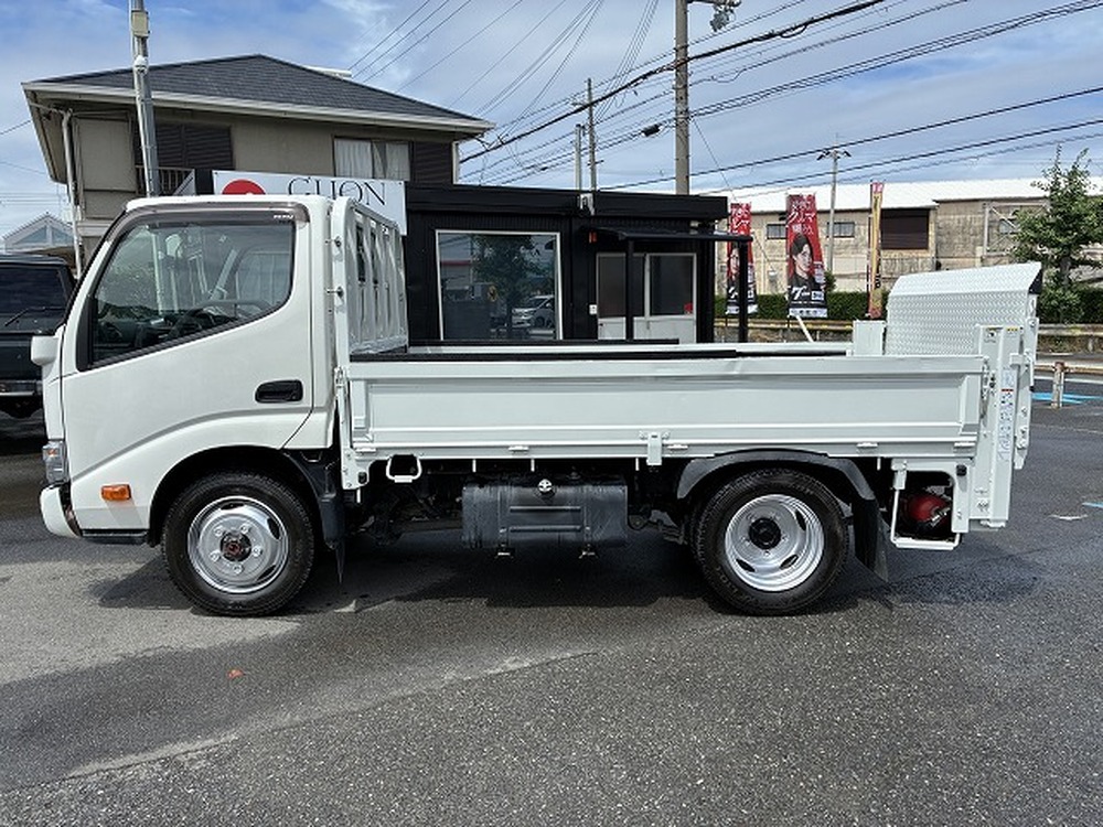 日野　デュトロ