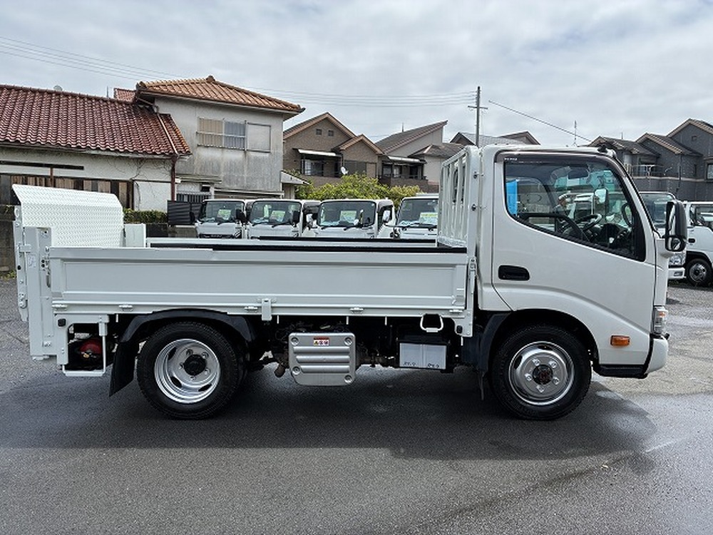 日野　デュトロ