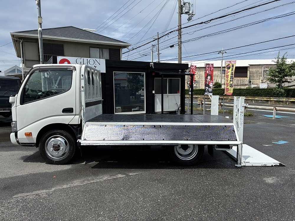 日野　デュトロ