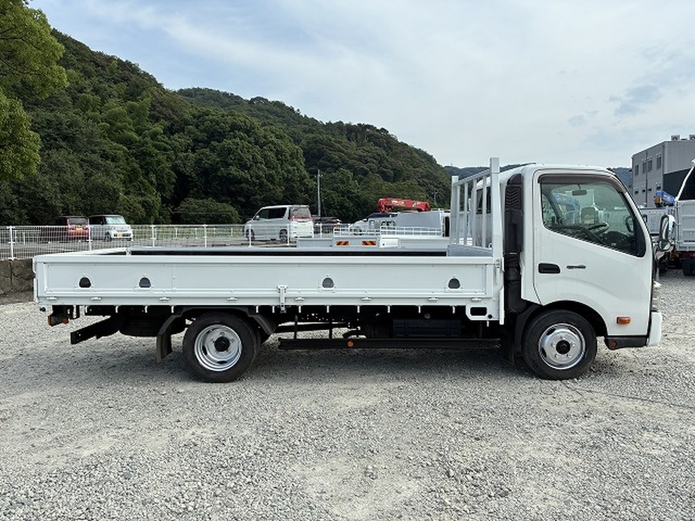 日野　デュトロ