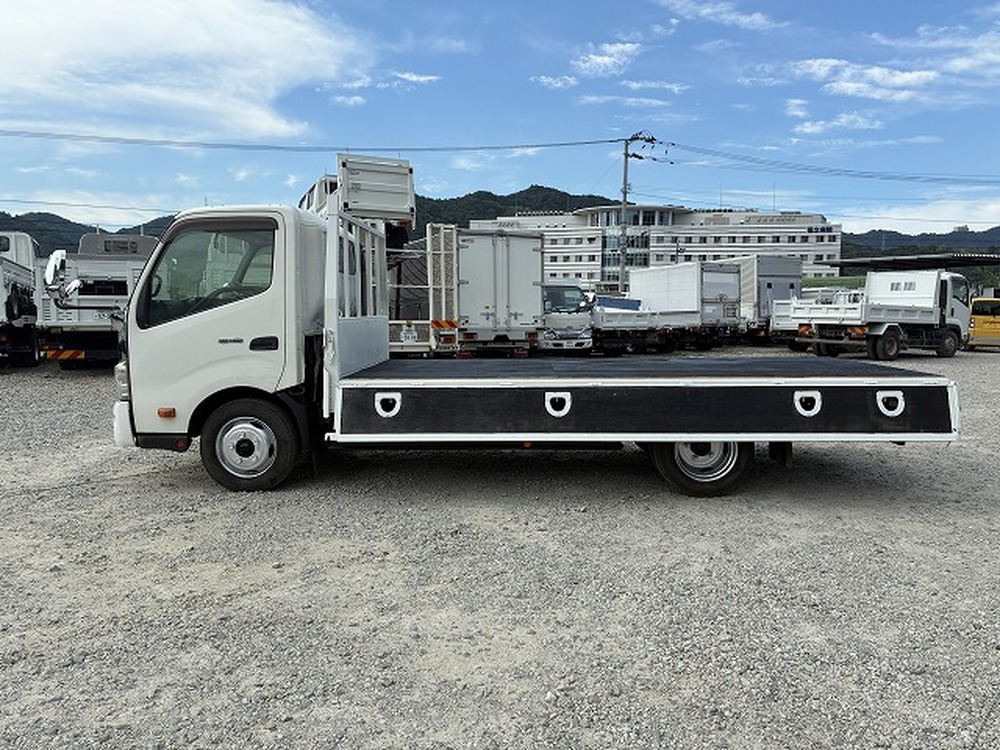 日野　デュトロ