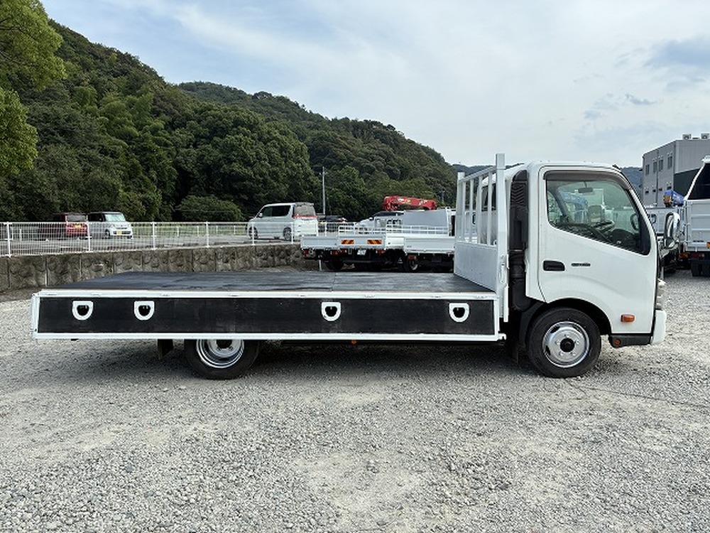 日野　デュトロ