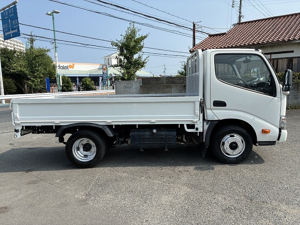 日野　デュトロ