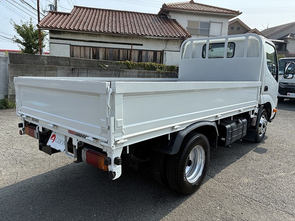 日野　デュトロ