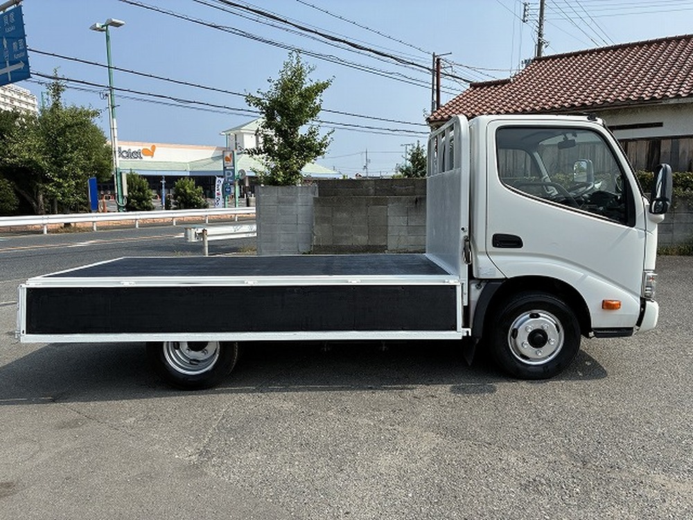 日野　デュトロ