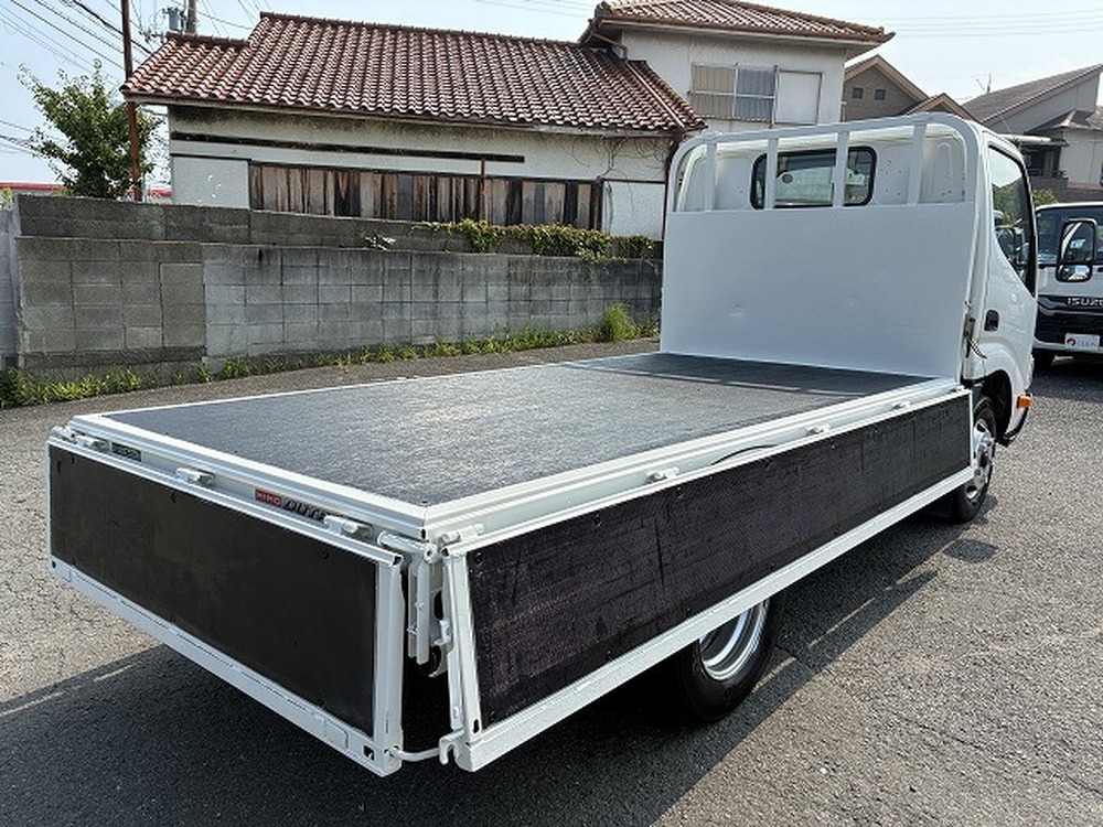 日野　デュトロ