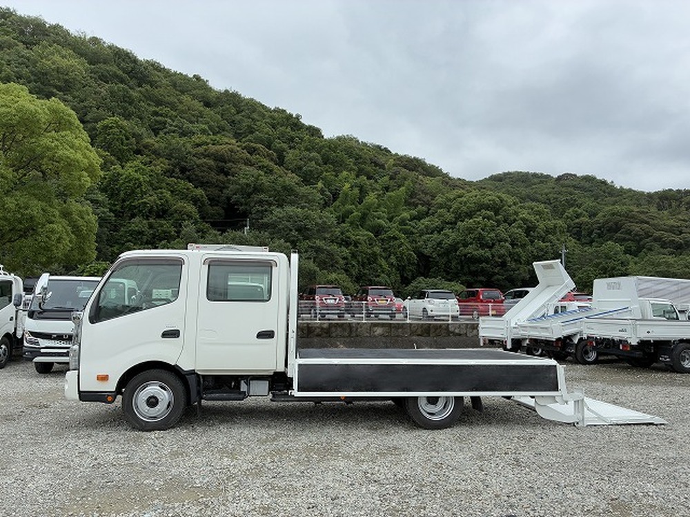 日野　デュトロ