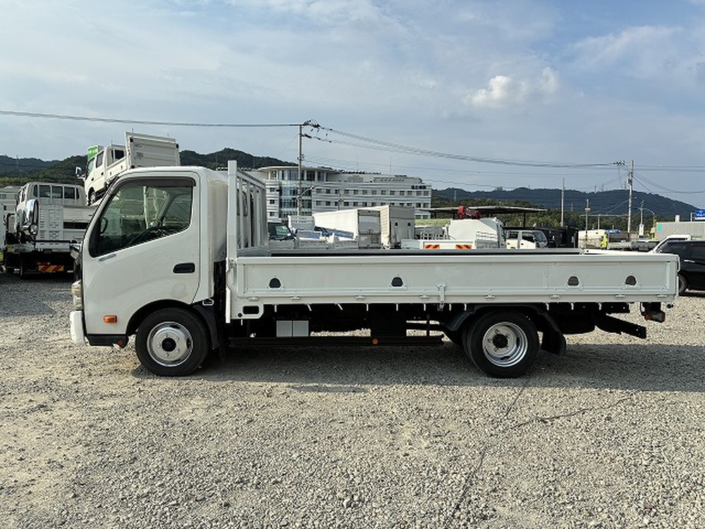 日野　デュトロ