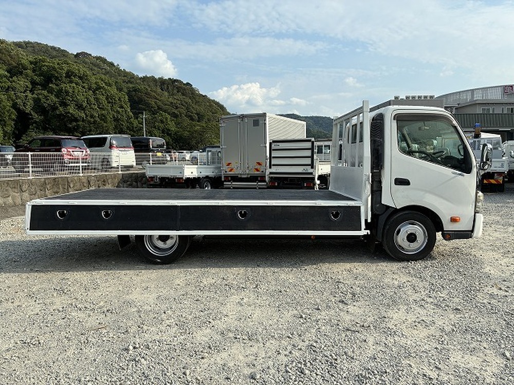 日野　デュトロ