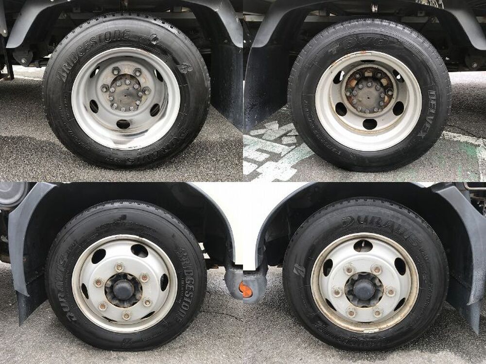 日野　デュトロ