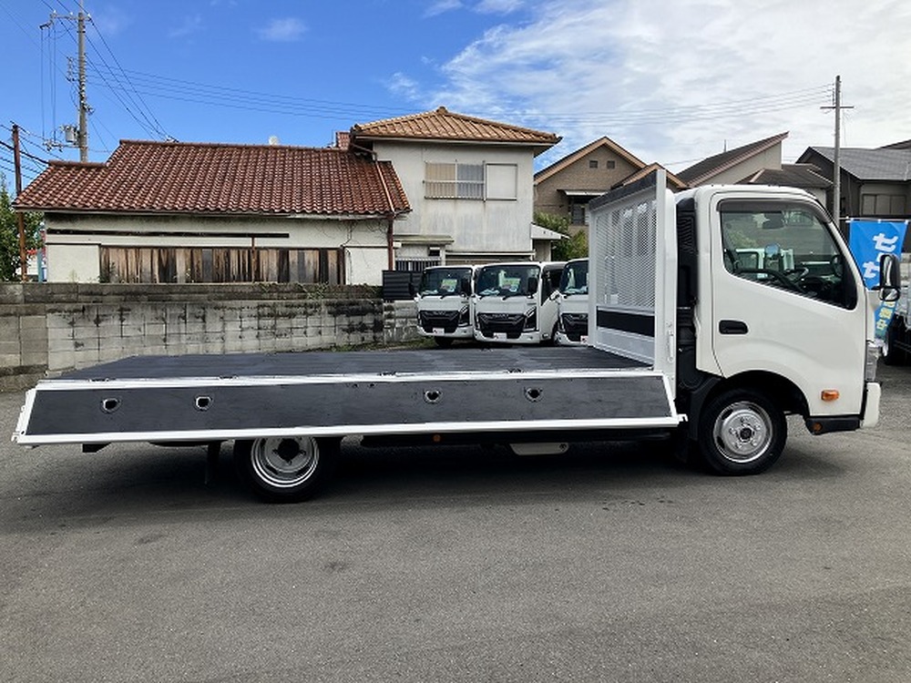 日野　デュトロ