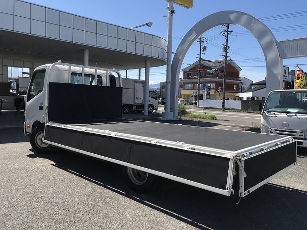 日野　デュトロ
