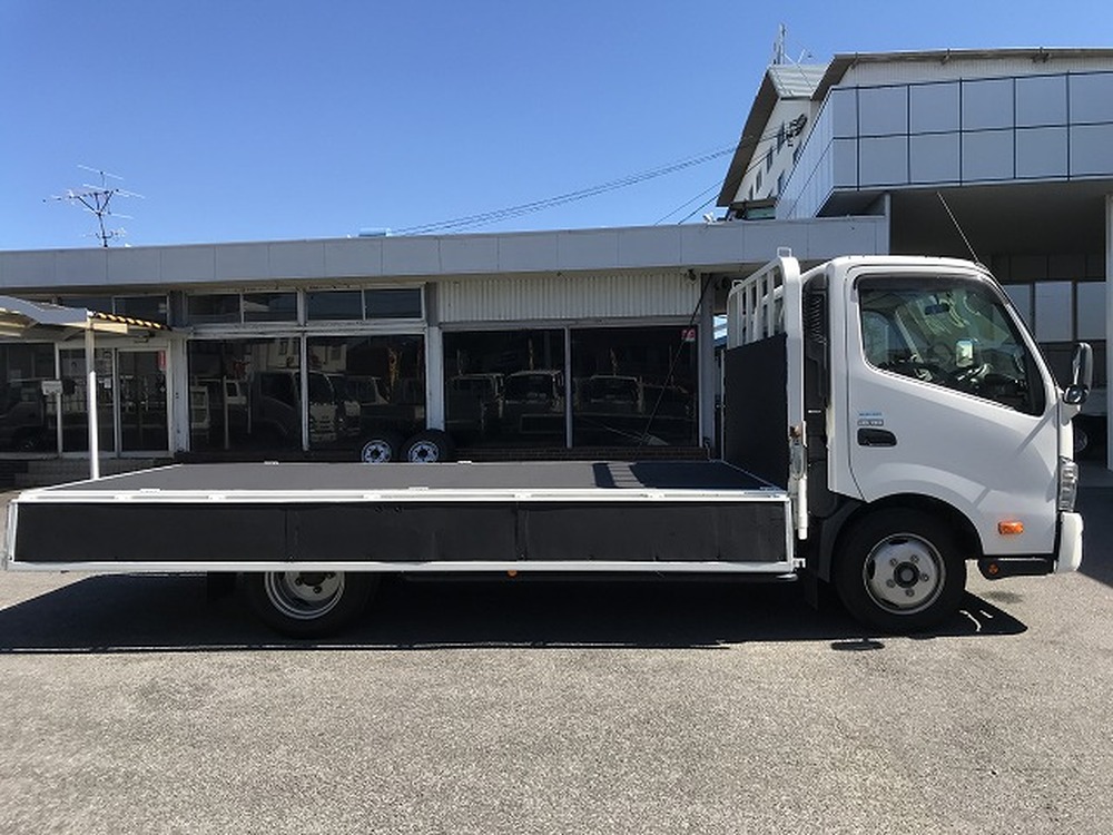 日野　デュトロ