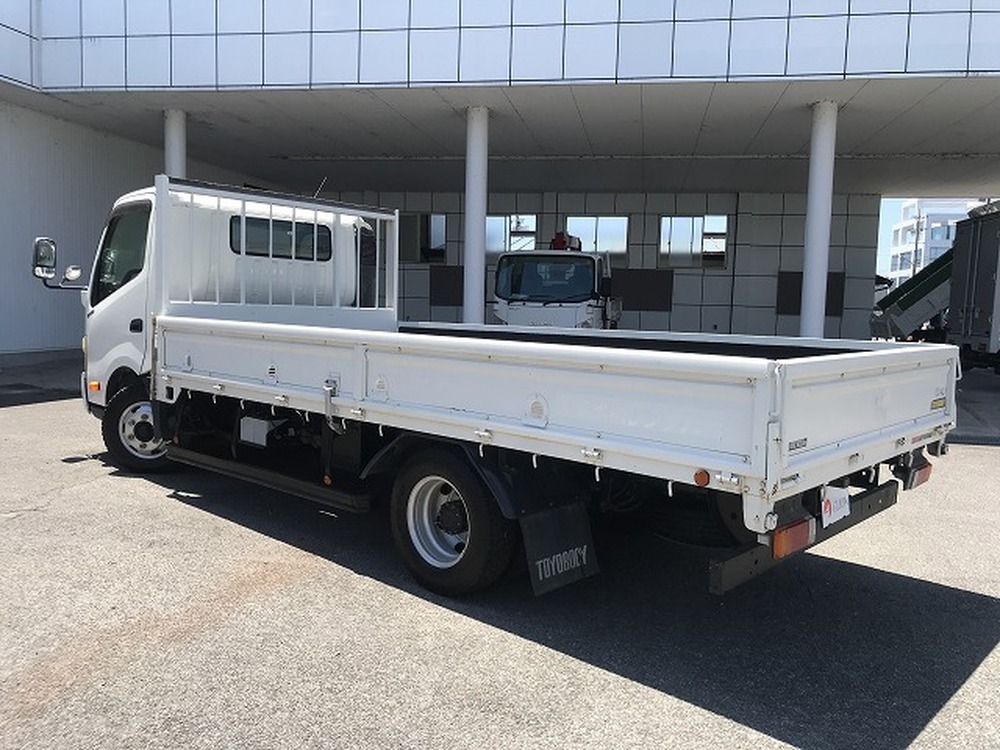 日野　デュトロ