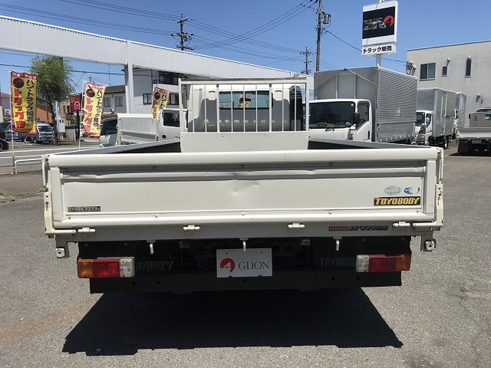 日野　デュトロ