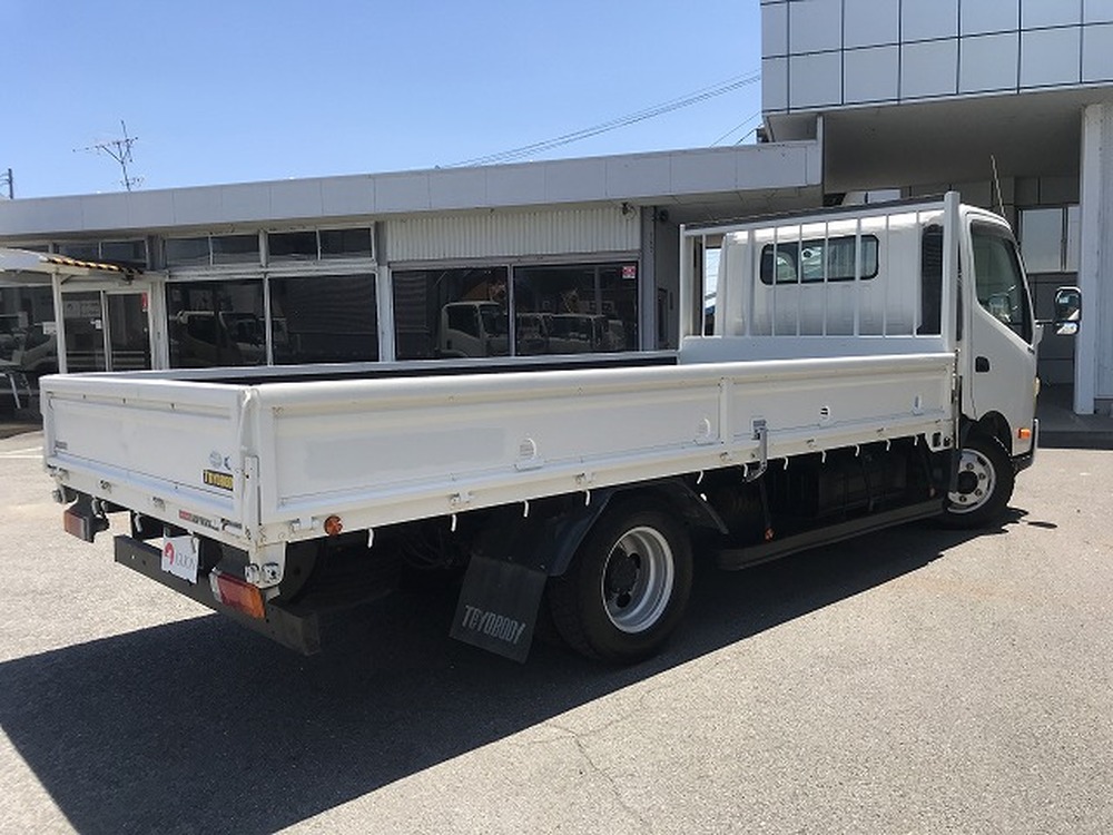 日野　デュトロ