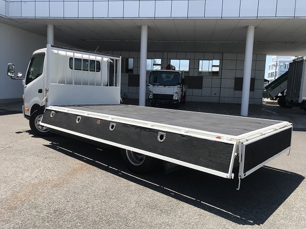 日野　デュトロ